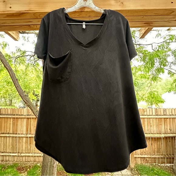 Z Supply Faux Suede V Neck Rounded Hem Black Pocket Tee Large - Picture 6 of 16